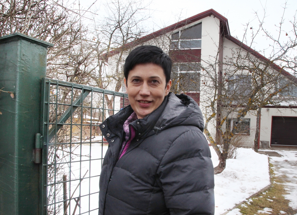 Būt kopā priekos un bēdās, veselībā un slimībā - to sola cilvēki, sākot kopīgu dzīves ceļu. Kas notiek, kad pienāk brīdis pildīt solīto? Antra solījumu savam Jānim tur. 		
Autors: Gatis Bogdanovs