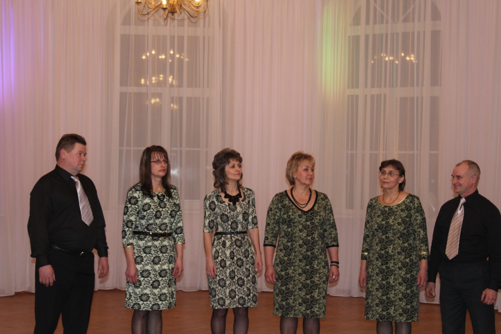 Tirzas kultūras nama jauktais vokālais ansamblis “Tirzmalieši”, ko vada Inga Zomerovska,  ļoti atbildīgi gatavojas ne tikai koncertiem, bet arī vokālo ansambļu skatei, tāpēc iegūtais pirmās pakāpes diploms skatē ir godam nopelnīts. 		
Autors:  no personiskā arhīva  