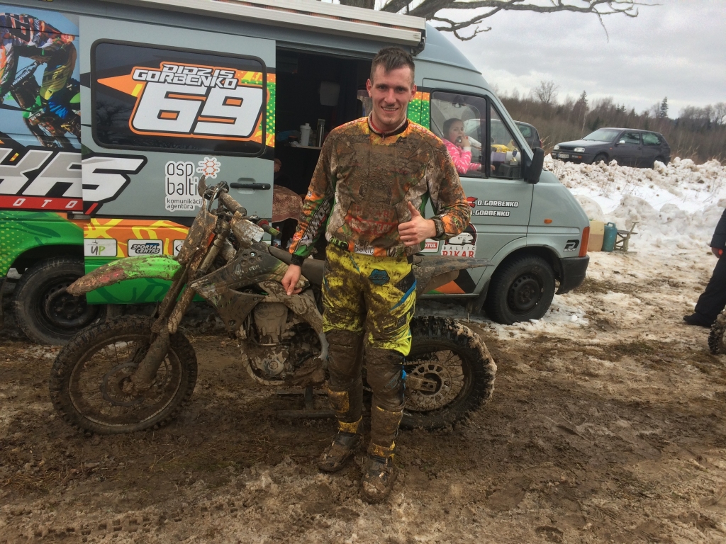 Didzis Gorbenko atzīst, ka trasē vienmēr bijušas spēcīgas cīņas, bet vienmēr palīdzējusi vai nu izturība, vai veiksme un izdevies sacensībās uzvarēt. 	
Autors: no personiskā arhīva