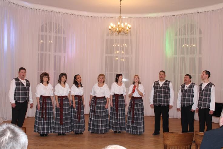 Galgauskas pagasta jauktais ansamblis “Veišu muzikanti” (vadītāja Inga Zomerovska).
Autors: no personiskā arhīva