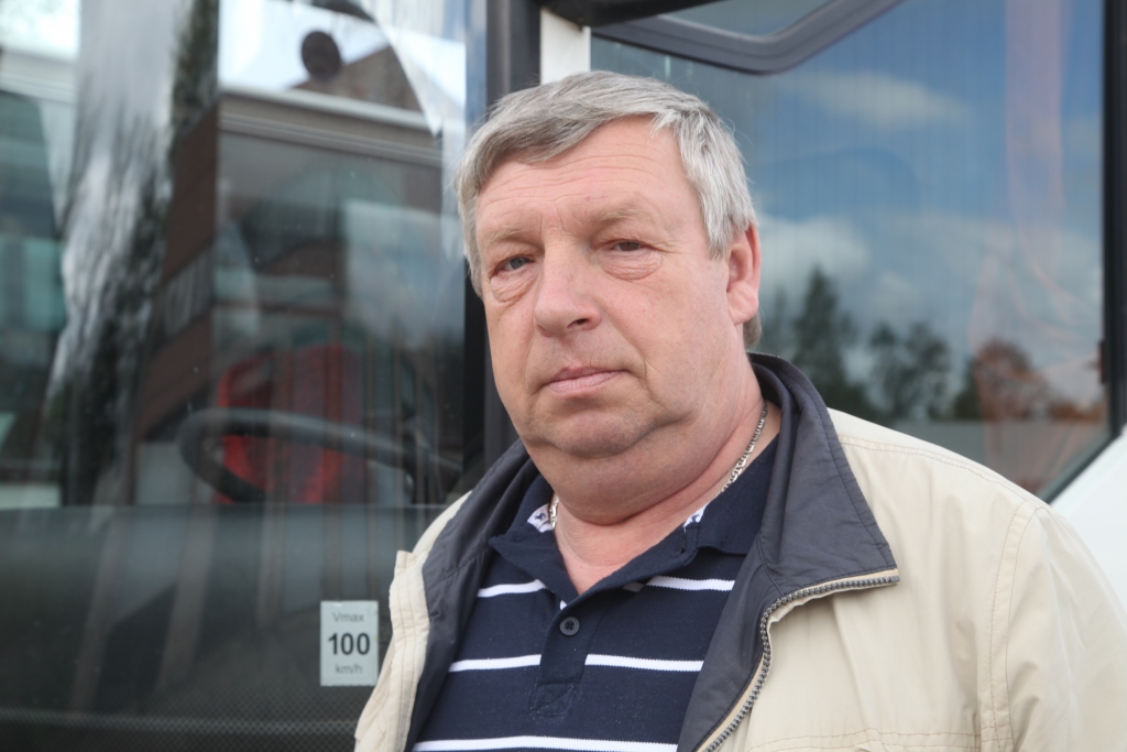  SIA “Gulbenes autobuss” valdes loceklis Aigars Kaparšmits stāsta, ka uzņēmums ir iegādājies jaunu autobusu pasažieru pārvadāšanai. 
Autors: Gatis Bogdanovs (no arhīva)