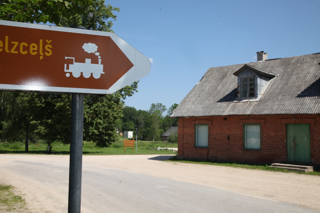 Autors: no Dzirksteles arhīva