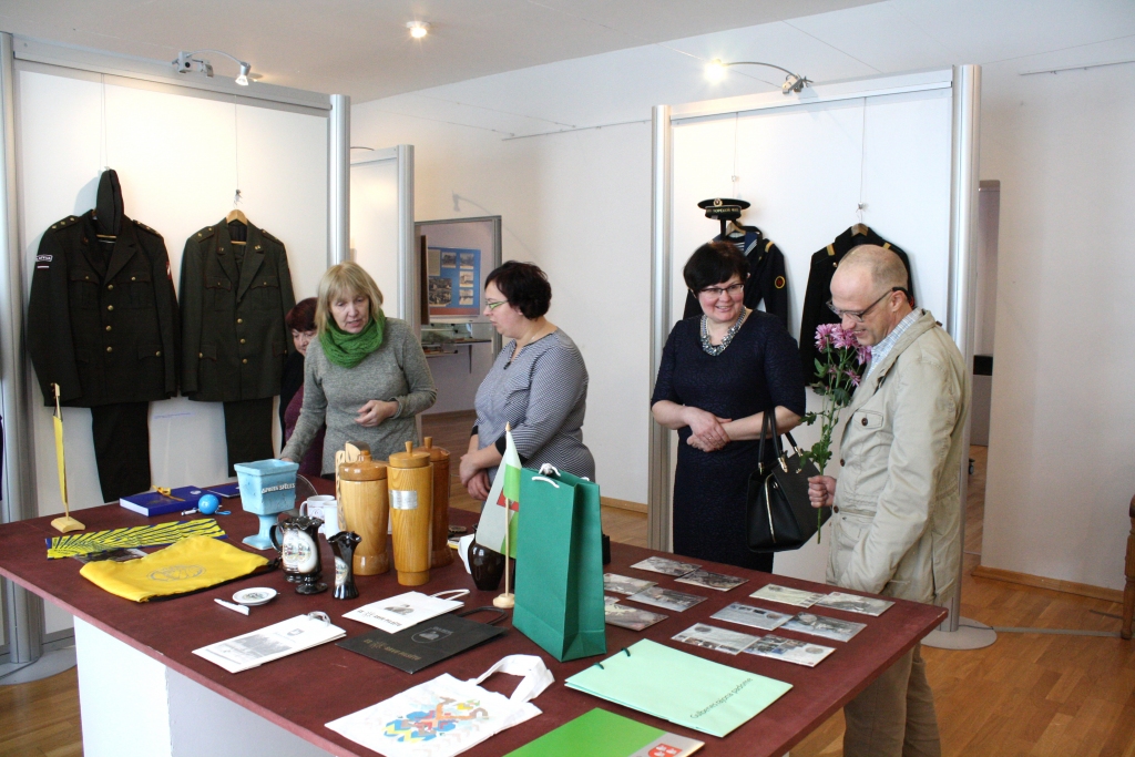 Gulbenes novada vēstures un mākslas muzejā iekārtota ekspresizstāde, lai tās apmeklētājus iepazīstinātu ar muzeja krājuma jaunieguvumiem. To vēl var aplūkot līdz 29.martam. 
Autors: no muzeja arhīva