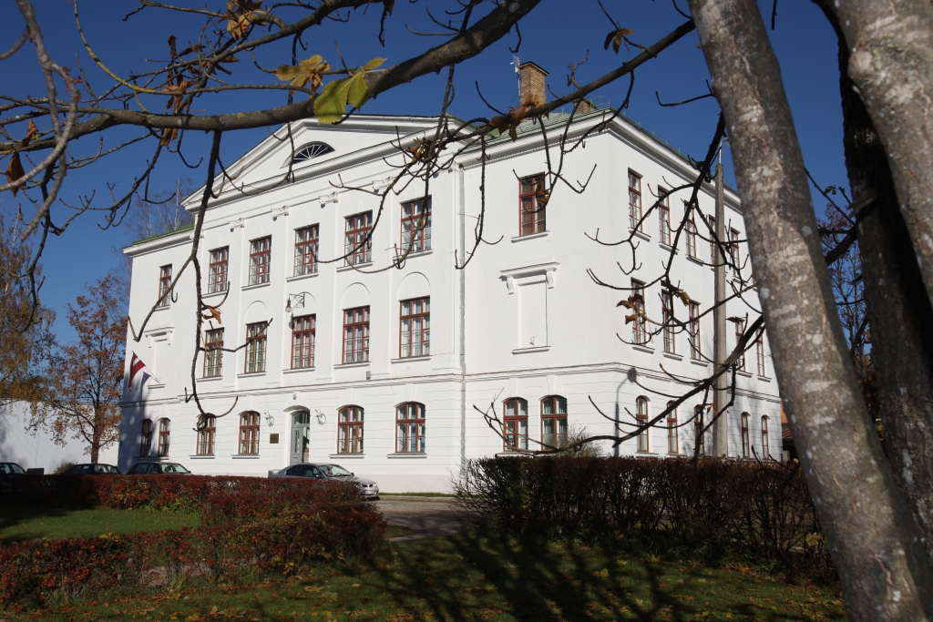 Autors: no Dzirksteles arhīva