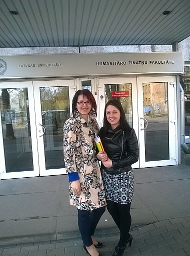 Latviešu valodniecības sekcijā Gulbenes vidusskolas 11.klases skolniece Tīna Žmuida uzstājās ar darbu “Latvijas Republikas Valsts prezidentu svētku runu loģiskā analīze”, darba vadītāja Iveta Zvaigzne.
Autors: www.gulbene.lv