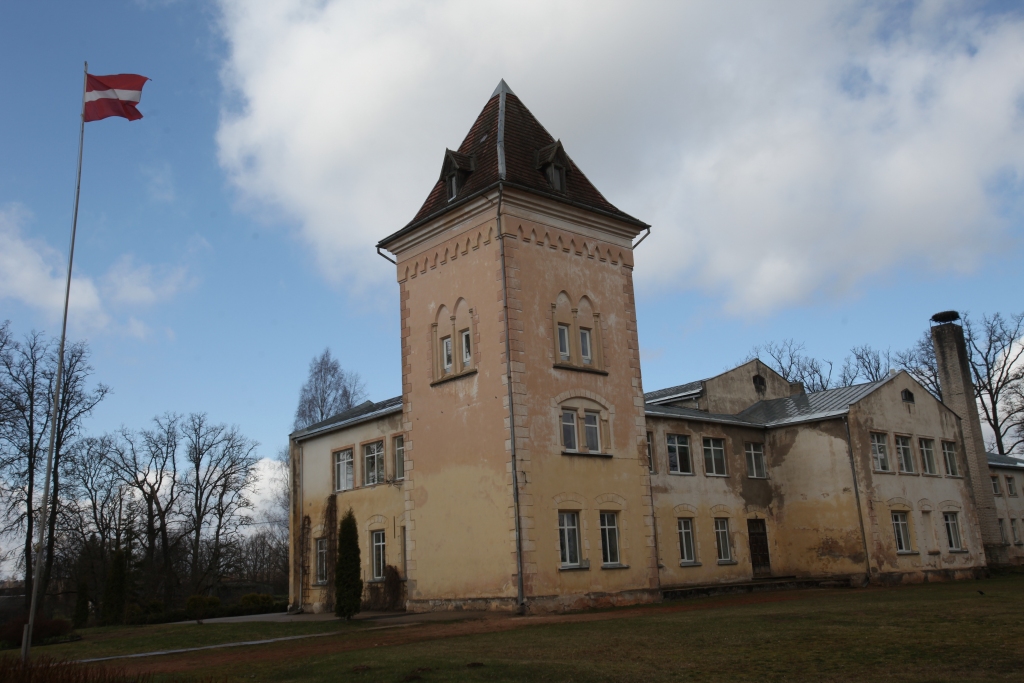 Druvienas muižas pils (1898.gads) ir vietējās nozīmes arhitektūras piemineklis. Kopš piecdesmitajiem gadiem tur ir pamatskola, kas darbojas arī mūsdienās. 	
Autors: Gatis Bogdanovs