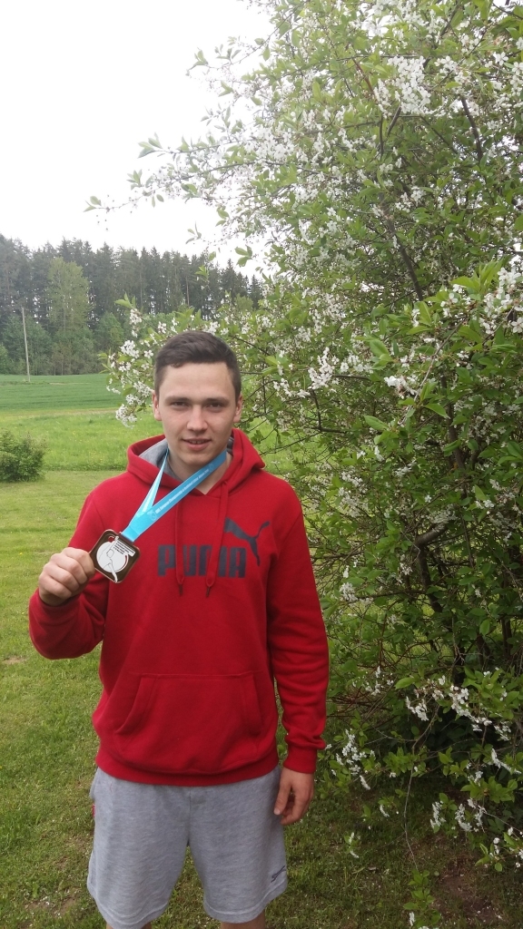 Dāvis Jermacāns Eiropas čempionātā svaru bumbu celšanā uzrādīja sporta meistara rezultātu.
Autors: Kristīne Andrejeva