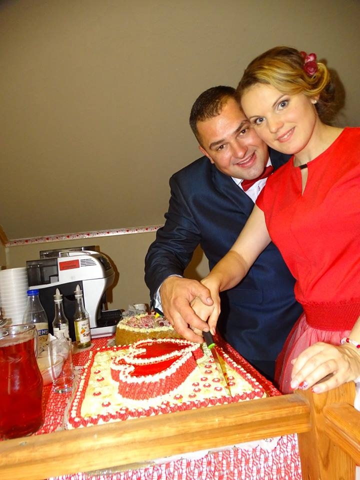 Zane ar vīru Jāni savā kāzu dienā.      
Autors:  no personiskā arhīva