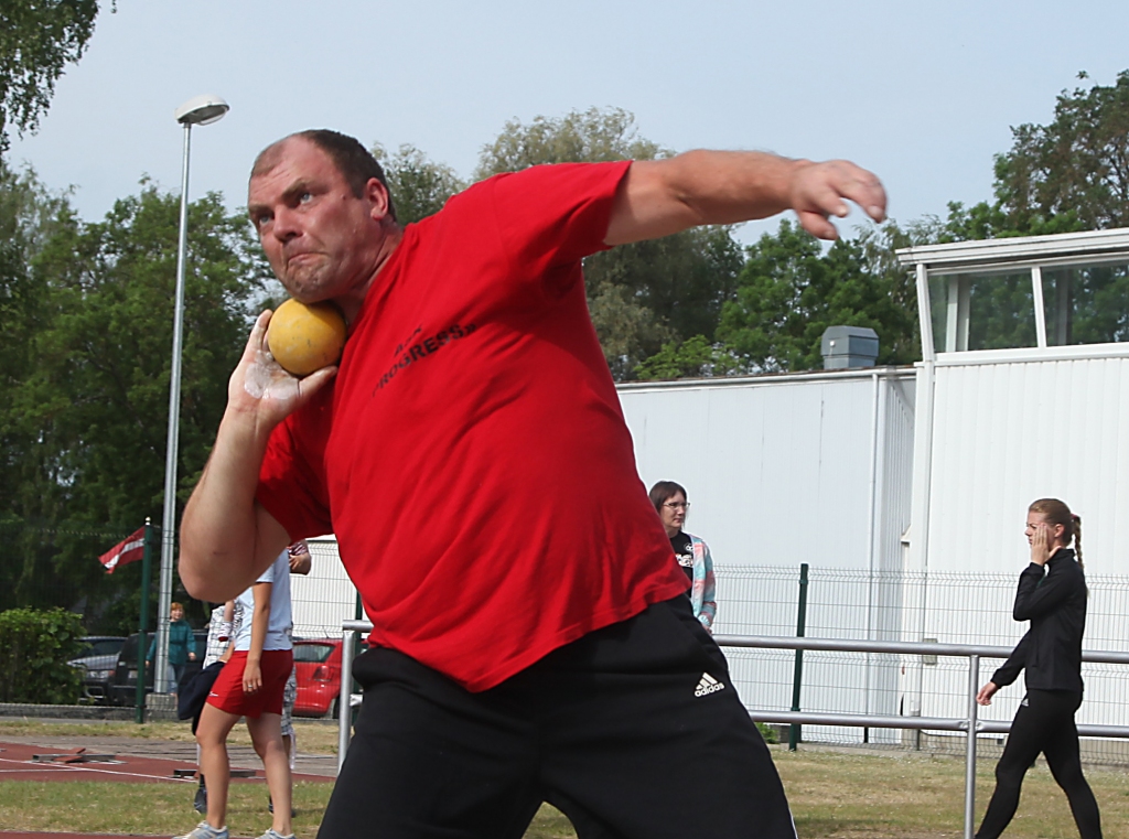 Lodes grūšana. Vīriešu konkurencē par uzvarētāju kļuva Jānis Pāvuliņš (14.51)	
Autors: Gatis Bogdanovs