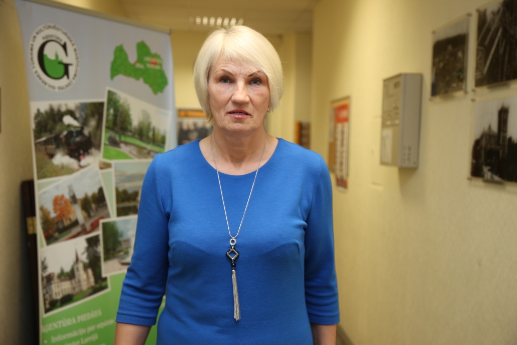 Aktīva arī ierindas deputātes amatā. Sandra Daudziņa savulaik ir vadījusi Gulbenes novada domi.   
Autors:  no “Dzirksteles” arhīva 