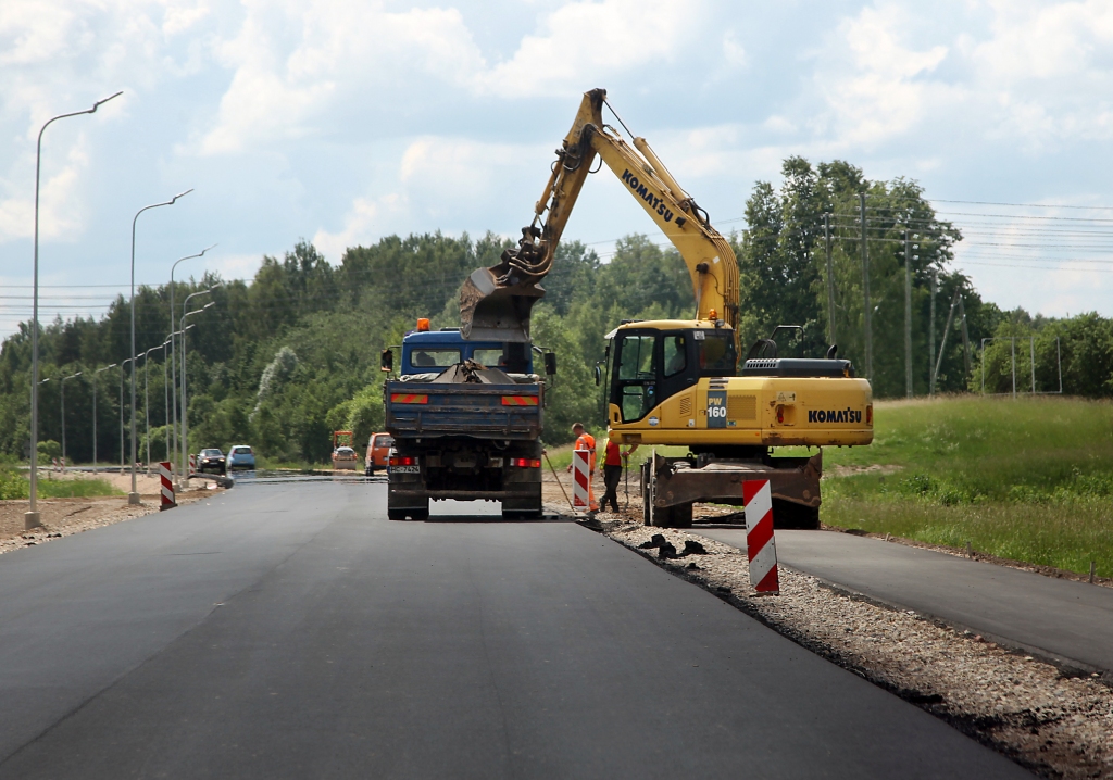 Vajag gājēju ietvi, bet kvalitatīvu! Gulbenes Baložu ielas rekonstruētājiem uzdots pārtaisīt jau izveidotu gājēju ietvi.   