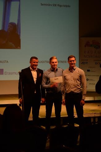 Atzinības vārdus saņēma arī pārējās komandas, starp kurām trešajā vietā ierindojās komanda “Balto gulbju projekti”. 
Autors: Publicitātes foto