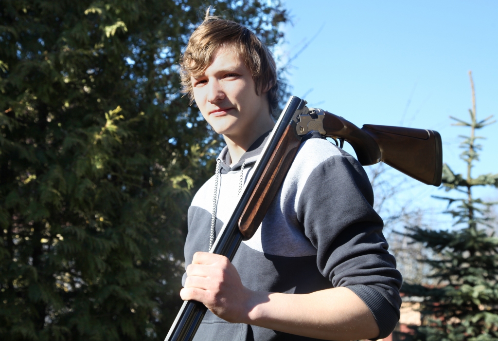 Gulbenietis Dairis Neilands turpina pārsteigt ar sasniegumiem šaušanā. 			
Autors: no arhīva