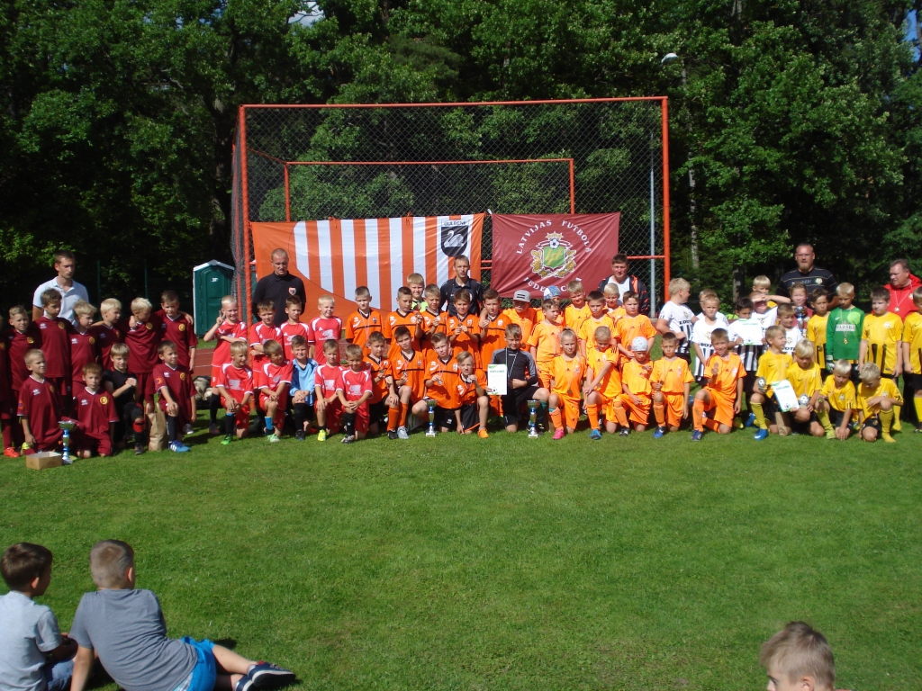 U-9 grupā gulbeniešiem - bronzas medaļas.
Autors:  no personiskā arhīva