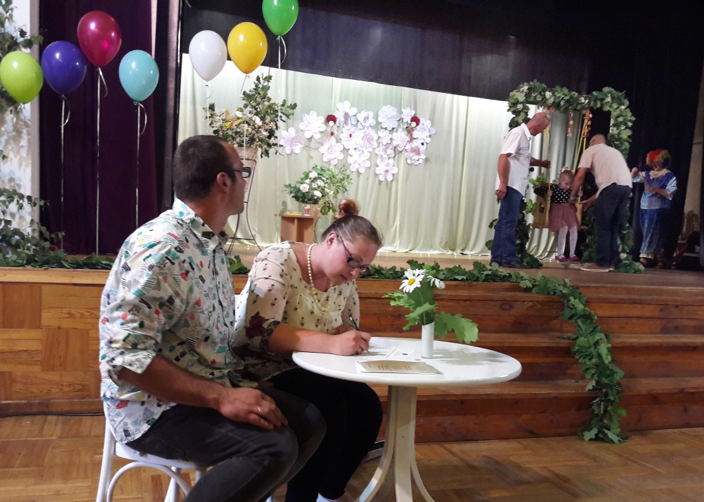 Ieva un Edgars Vāgentroči izbaudīja Bērnības svētkus kopā ar meitu Emīliju. “Svētki bija ļoti jautri un jauki! Meita bija sajūsmā! Viņa šos svētkus gaidīja vairākus gadus,” saka I.Vāgentroce.	
Autors: no personiskā arhīva