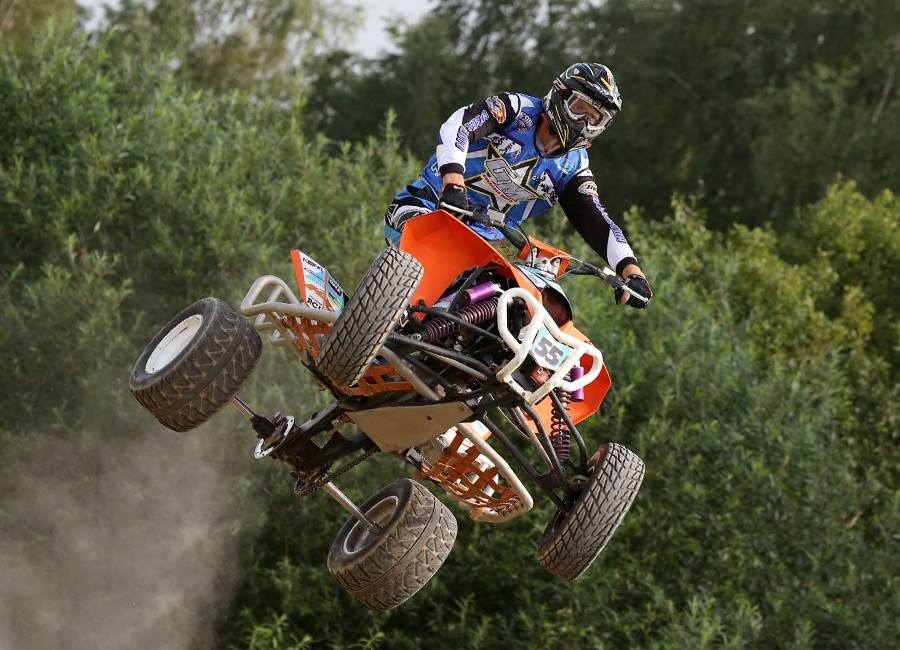 Kvadriciklu konkurencē “SuperQuad” klasē startēja seši “Gulbenes moto” pārstāvji. 1.vietu izcīnīja A.Kuzmins, 2.vieta – V.Kuzminam. 	
Autors: Margus Almera