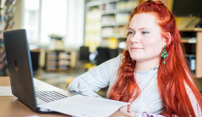 Zīmolu “Typical” radījusi gulbeniete Elīna Bērziņa, kas ar savu biznesa ideju pērn vasarā veiksmīgi piedalījusies konkursā “Atbalsts uzņēmējdarbības uzsākšanai”.
Autors: www.irlv.lv