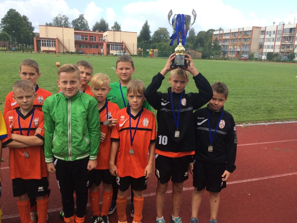Gulbenes BJSS U-11 grupas komanda izcīnīja 2.vietu Latvijas ZA reģiona čempionātā. 
Autors: no privātā arhīva