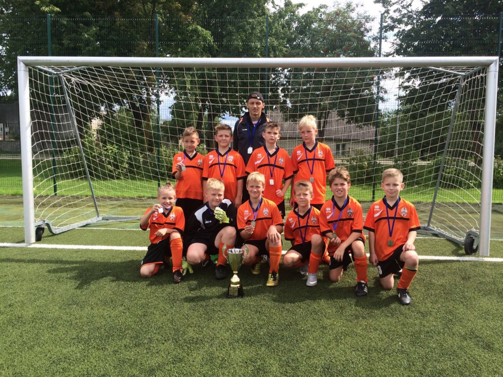 Gulbenes BJSS U-9 grupas komanda izcīnīja 2.vietu Latvijas ZA reģiona čempionātā.
Autors: no personiskā arhīva