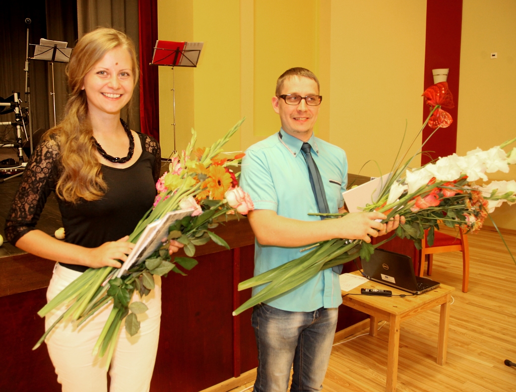 Jaunajā mācību gadā pirmās ugunskristības Tirzas un Stāķu pamatskolā būs jaunajiem pedagogiem Līnai Biržei un Andrim Dzērvem. 	
Autors: Gatis Bogdanovs