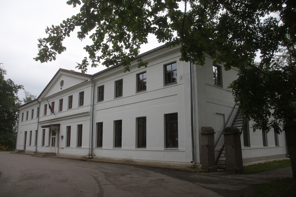 Autors: no “Dzirksteles” arhīva