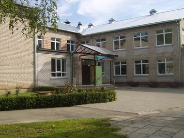 No 13.septembra Gulbenes novada jauniešu centrs “Bāze” sāk darboties pagaidu mītnē Gulbenē, Vidus ielā 7, bijušās Bērzu sākumskolas telpās.
Autors: no arhīva