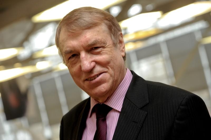 Profesors Ivars Kalviņš, Latvijas Organiskās sintēzes institūta Zinātniskās padomes priekšsēdētājs, Latvijas Zinātņu akadēmijas īstenais loceklis 
Autors: Publicitātes foto