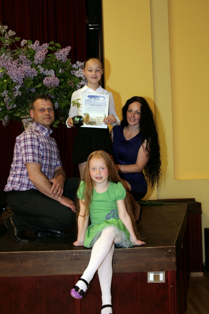 Tētis Maigonis Roga kopā ar savām trim princesēm – vecāko meitu Beāti, dzīvesbiedri Karīnu un jaunāko meitu Liānu.    
Autors: no personiskā arhīva  