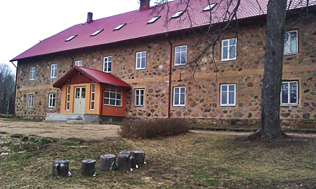 Bijusī Rēveļu pamatskola tagad - Kultūrvēsturiskā mantojuma centrs.
Autors: no arhīva