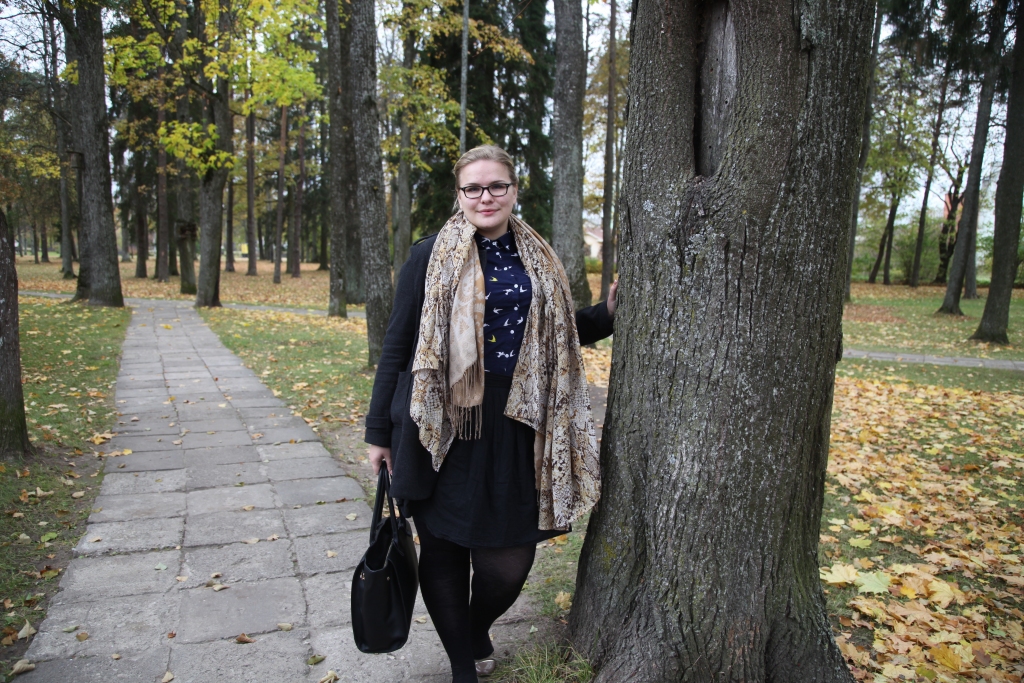 Studente Laine Lāce, dzīvojot Rīgā, ilgojas atgriezties mājās un Gulbenē, kas tagad kļuvusi vēl mīļāka. 
Autors: Mārīte Dzene