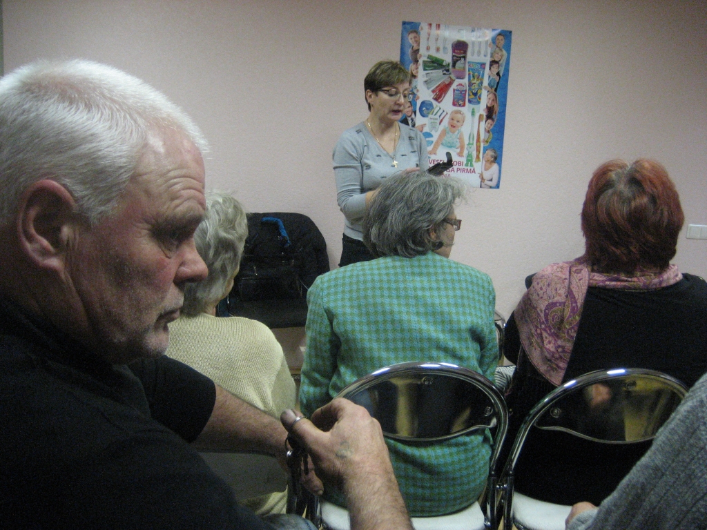 “Cilvēks savā vietā!” tā par Vitu Aleksāni, kura šobrīd pilda SIA “Gulbenes nami” vadītājas pienākumus, saka mājas Rīgas ielā 32 iedzīvotājs Ēriks Ziediņš un citi.   
Autors: Diāna Odumiņa