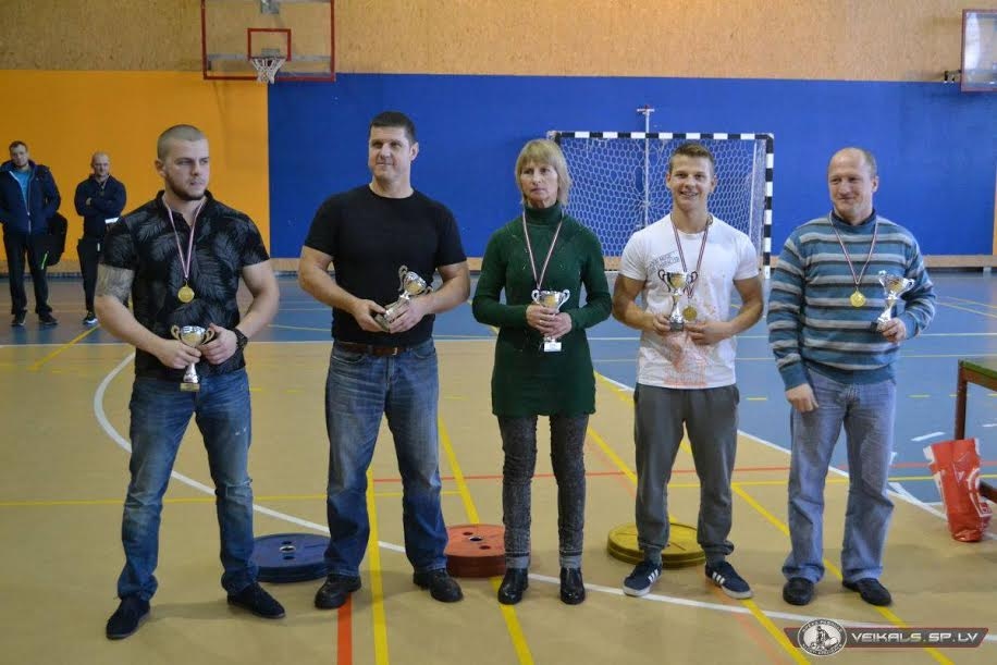 Absolūti labākie sportisti. No kreisās: Juris Ručkanovs, Uldis Veliks, Svetlana Svjatnaja, Edgars Jurkāns un Sergejs Cviguns.
Autors: no www.powerliftings.lv