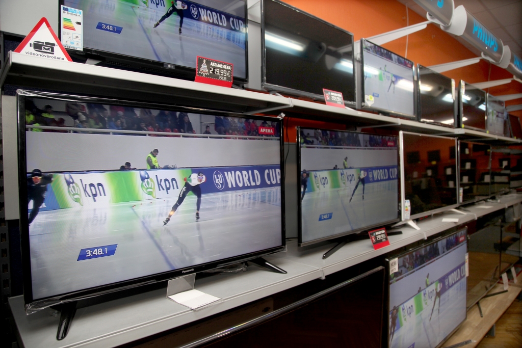 Sabojāties var jebkura prece. Taču proporcionāli tas procents nav liels, ja pircējs izvēlas pazīstama zīmola televizoru par atbilstošu cenu. Jāsaprot, ka nekas par brīvu netiek iedots. Tādu viedokli pauž veikala “Fanza” vadītājs Egils Buliņš. 	
Autors: Gatis Bogdanovs