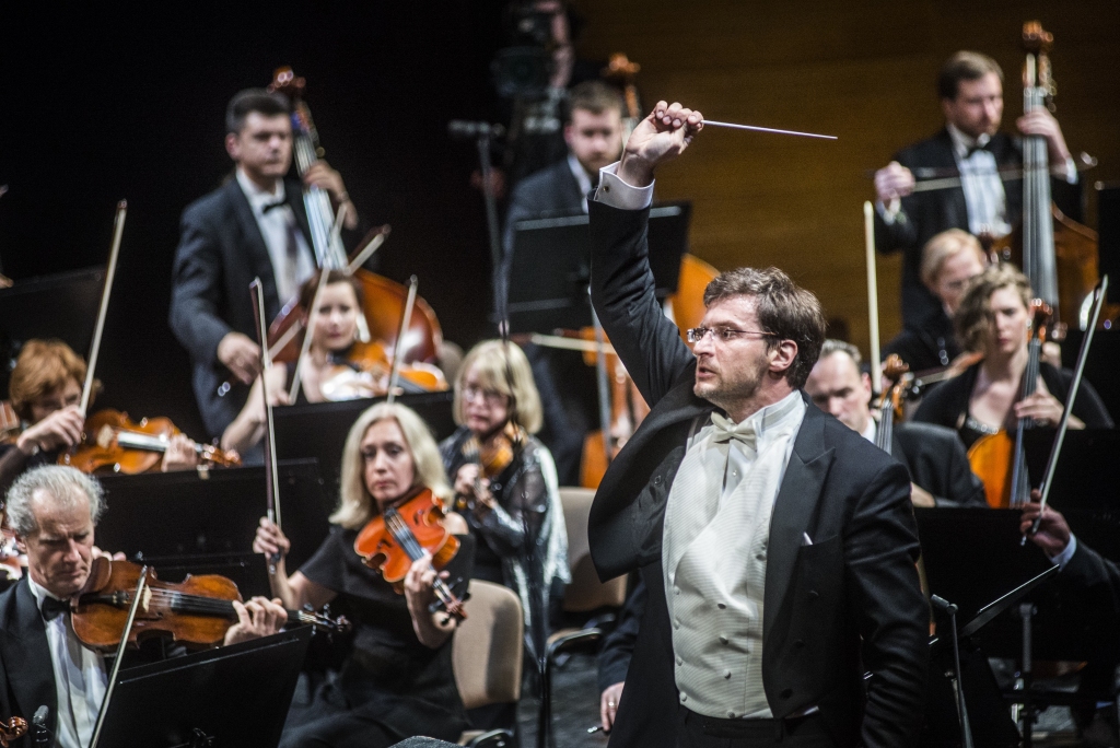 Modests Pitrens ir Latvijas Nacionālās operas galvenais viesdiriģents, Lietuvas Nacionālā simfoniskā orķestra un Lietuvas Nacionālās operas un baleta teātra diriģents.
Autors: Publicitātes foto