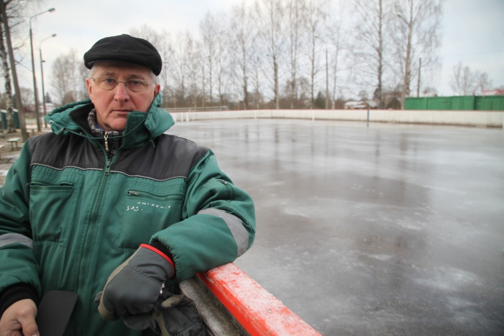 Ziedonis Lazdiņš atzīst, ka labprāt slidotavu atvērtu jau šajās brīvdienās, bet viss ir atkarīgs no laika apstākļiem. 
Autors: Gatis Bogdanovs