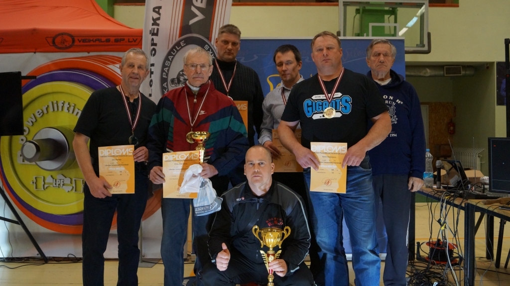 “Gulbenes K.S.P.” pēc sacensībām Valmierā. 	
Autors: no personiskā arhīva