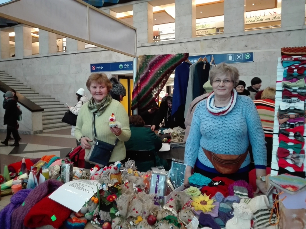 Kopības sajūta un svētku noskaņojums. Tas ir galvenais Gulbenes un Lejasciema senioru un invalīdu ieguvums, piedaloties gadatirgū Rīgā. 
Autors: no personiskā arhīva