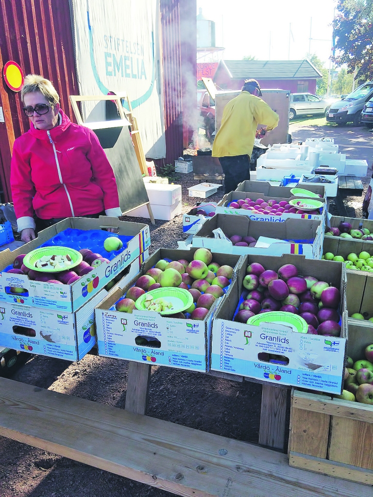 Autors: MONTA GLUMANE