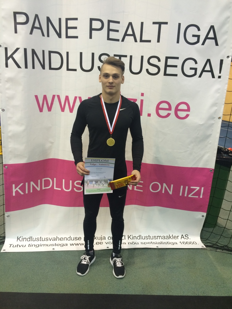 Jānis Skangalis U-20 grupā 60 metru skrējienā aarējienā (37,37 sekundes). 	
Autors: no personiskā albuma