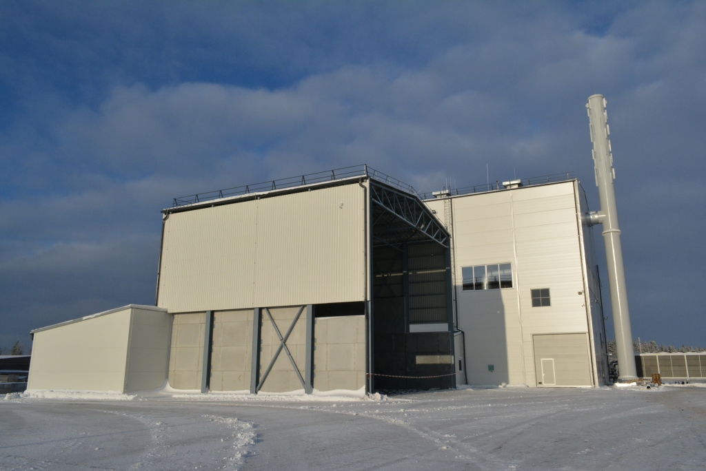 Lizuma koģenerācijas stacija ir gatava darbam. 17.janvārī aicinātajiem viesiem tur tika izrādīta stacijas iekšiene un tika svinēti Pirmā dūma svētki.
Autors: Inta Dārzniece