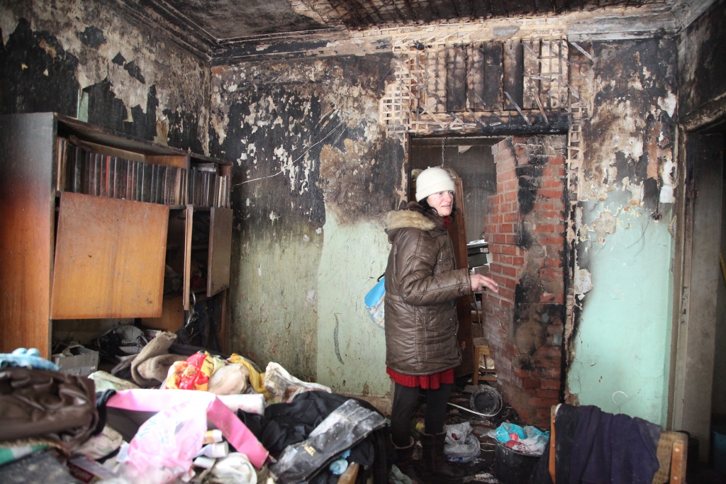 Māja, drēbes, visa dzīve sodrēju pilna – tik dramatiski pēc 9.janvārī pārciestā ugunsgrēka savā privātmājā jūtas gulbeniete Elvīra Rabceviča (attēlā). Viņa ir emocionāli un finansiāli satriekta. Sieviete lūdz palīdzību sabiedrībai. 
Autors: Gatis Bogdanovs