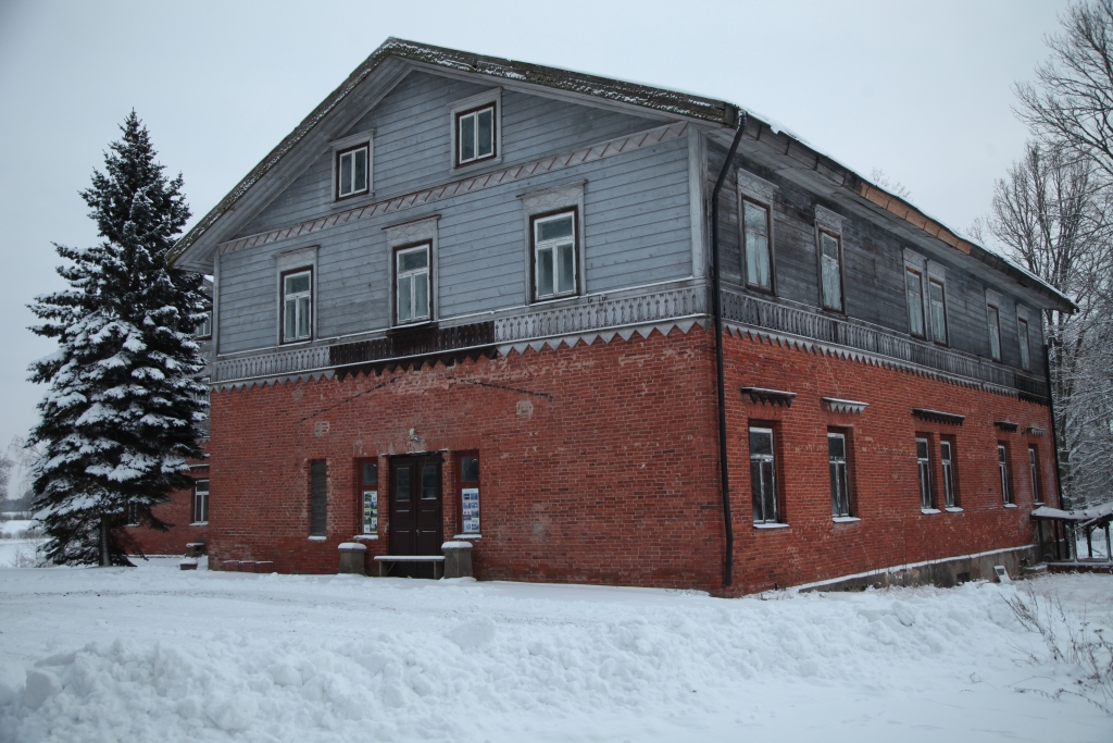 Ja Mālmuižas pils tiks iznomāta vietējiem patriotiem, tas būs mēģinājums glābt šo objektu. Par to ir pārliecināts Lejasciema pagasta pārvaldes vadītājs Māris Milns. Viņš nedomā, ka nākotnē varētu veidoties tāda konfliktsituācija, kāda piedzīvota ar bijušo Stāmerienas pils nomnieku. 
Autors: Gatis Bogdanovs