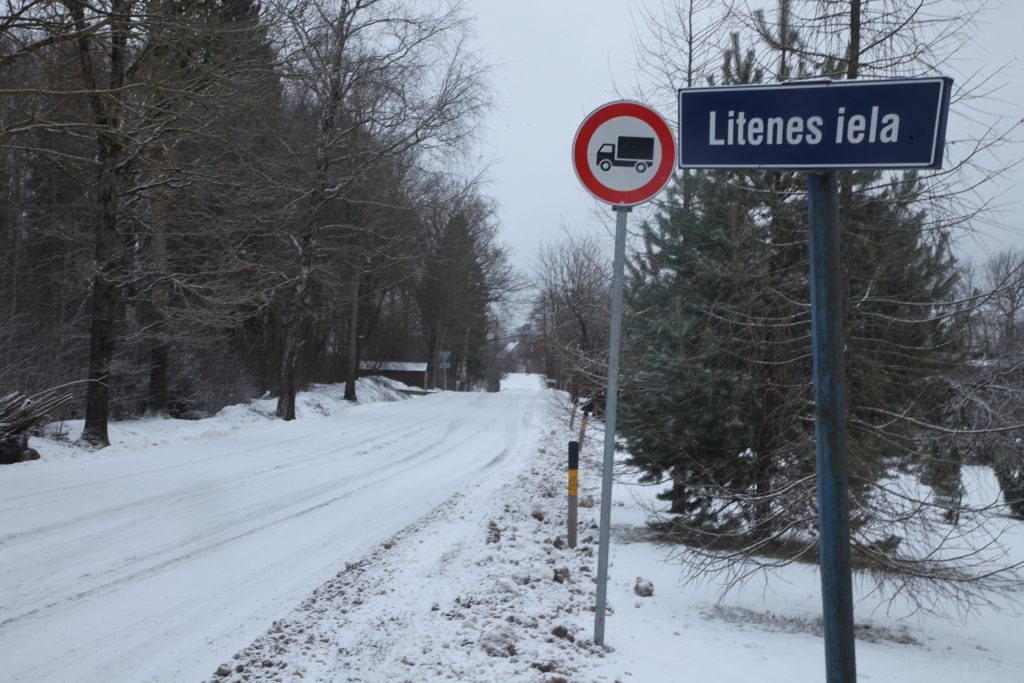 Litenes ielai pagaidām kardinālas pārmaiņas nav paredzamas. Naudas rekonstrukcijai nav. Tāpēc ir jāpiemērojas visām dzīves situācijām un jārod optimāls risinājums. 	
Autors: Gatis Bogdanovs