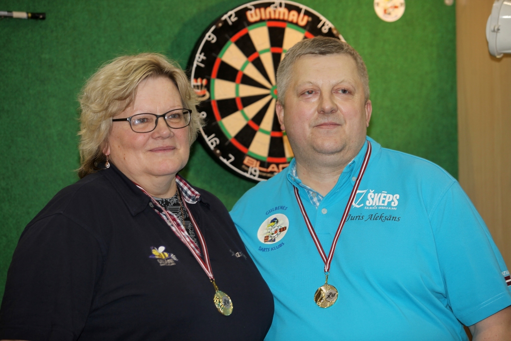 Jaundibinātā “Austrumu kausa” trešā - Gulbenes - posma individuālie uzvarētāji sporta kluba “Šķēps” biedri Marija Ružāne un Juris Aleksāns.
Autors: Gatis Bogdanovs