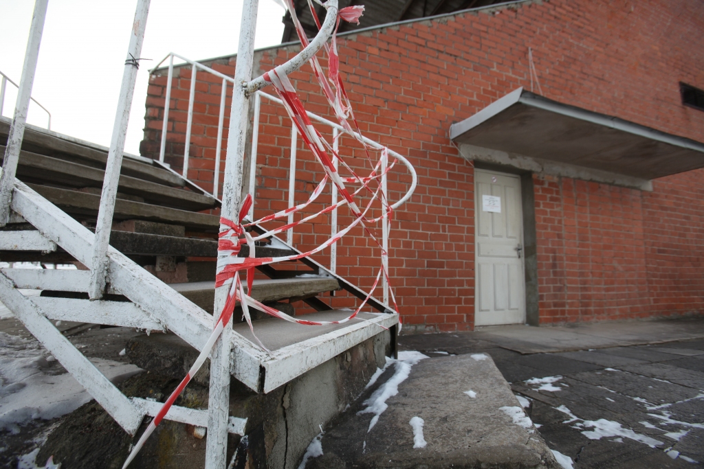 Gulbenes lielais stadions ir padomju laiku būve. Tas ekspluatācijā bijis nodots 1970.gadā. Kopējā platība ir 41438 kvadrātmetri. Tribīnes paredzētas 1500 skatītājiem.   
Autors: Gatis Bogdanovs