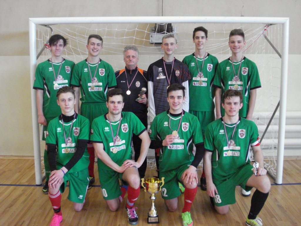 FB “Gulbene/GFA” - Latvijas ZA reģiona 2017.gada čempioni U-18 grupā. 1.rindā no kreisās: S.Sirmais, D.Vašilišuns, R.Skopāns, G.Frolovs; 2.rindā no kreisās: D.Lazdiņš, J.Deksnis. A.Martusevičs, D.Untāls, J.Pajats. 
Autors: no personiskā arhīva