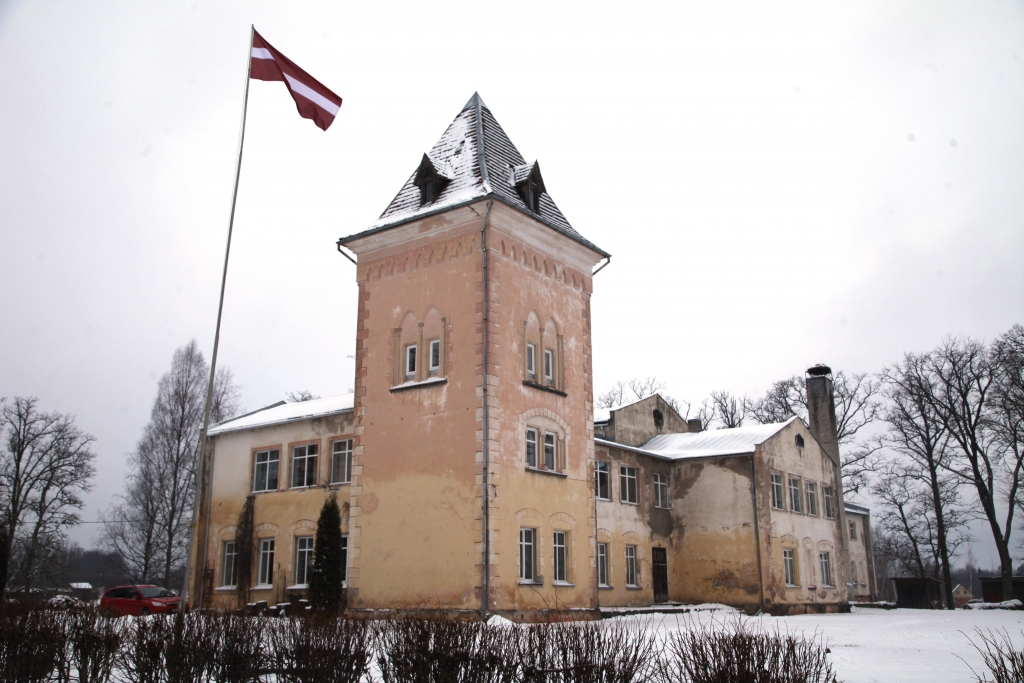 Druvienas pils tornītis ir šīs ēkas cēlākā rota, kas piešķir tai īpašo romantismu. Tornīša glābšana būs nozīmīgs veikums šī kultūras pieminekļa saglabāšanā. 	
Autors: Gatis Bogdanovs