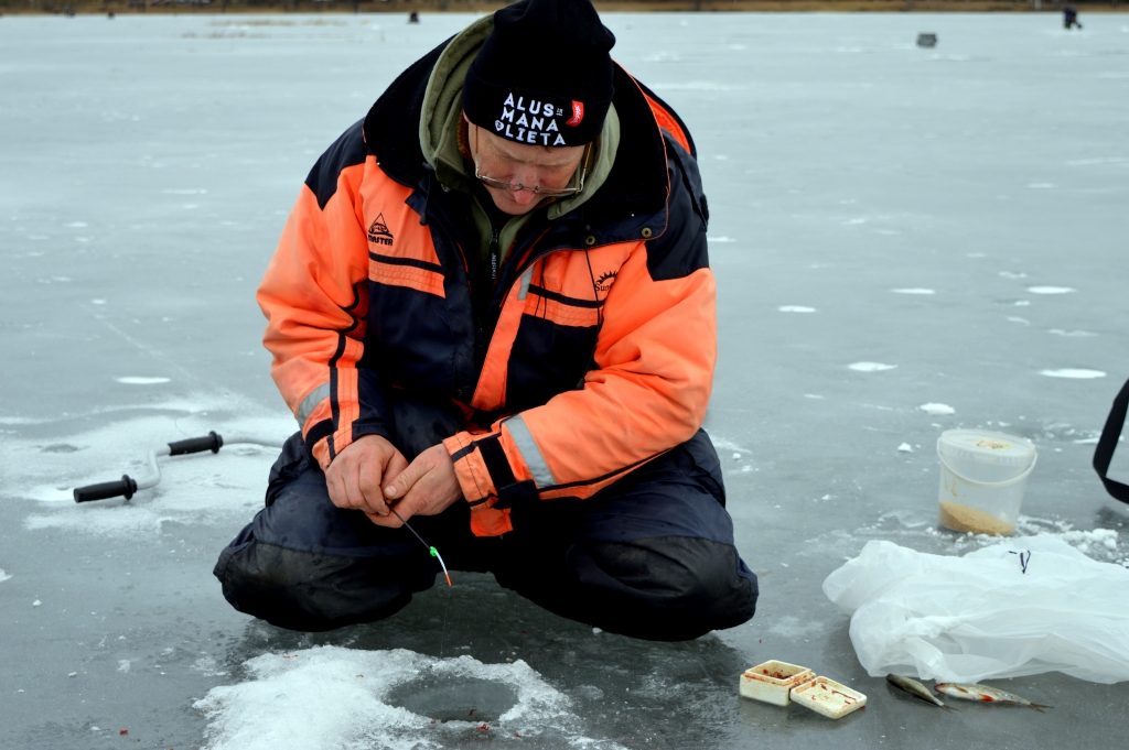 Pirmoreiz ikgadējā pasākumā “Atā, ziema!” Stāmerienā zemledus makšķerēšanas sacensībās piedalījies tik daudz makšķernieku, turklāt iegūts arī gan vislielākais kopējais loms kilogramos, gan arī loms komandu konkurencē.	
Autors: no privātā arhīva