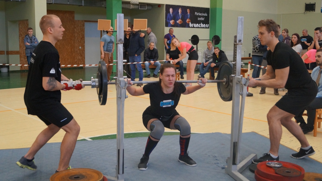 Sieviešu grupā svara kategorijā līdz 63 kilogramiem 1.vietu izcīnīja Jekaterina Koļcova ar rezultātu 237,5 kilogrami.	
Autors: no personiskā albūma