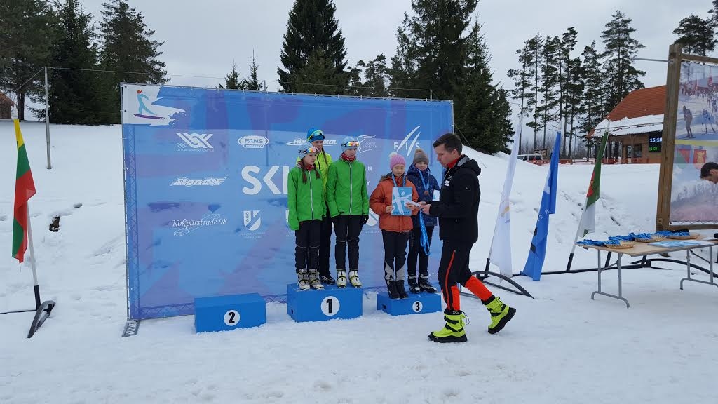 S12 grupā 3.vietu izcīnīja Galvane Elizabete, Lazdiņa Evelīna un Jankava Arta.